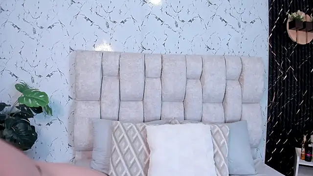 MadisonnLee online show from 12, 11, 2025