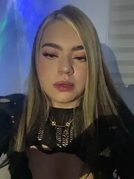 Snapshot of coco_bunnyy chatting on 15, 11, 2025 coco bunnyy online show from 15, 11, 2025