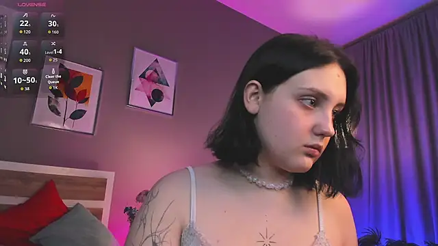 Snapshot of hey_tessa chatting on 6, 2, 2026 hey tessa online show from 6, 2, 2026