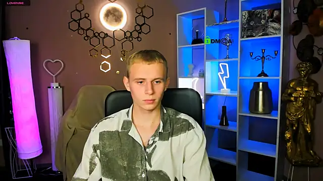 Snapshot of rafael_bien chatting on 24, 11, 2025 rafael bien online show from 24, 11, 2025