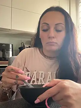 LolaSweetButPsycho7 online show from 25, 3, 2026