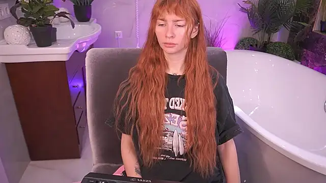 Nicol Moonn online show from 24, 4, 2026