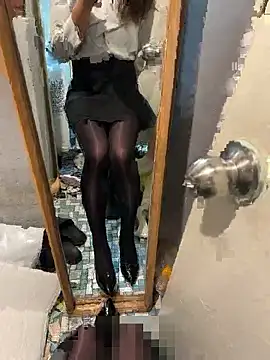 Snapshot of Stocqueen chatting on 15, 11, 2025 Stocqueen online show from 15, 11, 2025