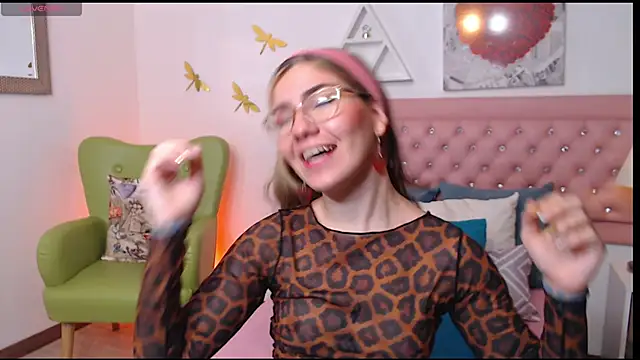 AriLumi online show from 10, 1, 2026