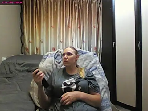 Snapshot of JenniDeep chatting on 4, 6, 2026 JenniDeep online show from 4, 6, 2026