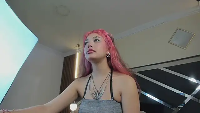 Laracooper  online show from 8, 2, 2026