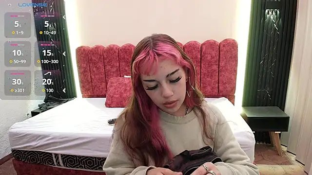 Laracooper  online show from 7, 3, 2026