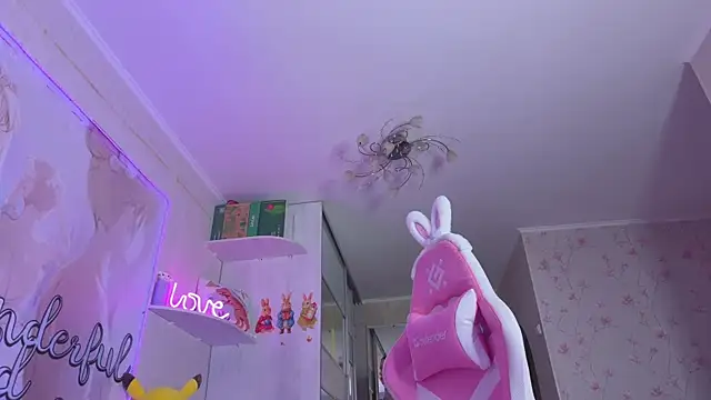 CheekySashaCharm online show from 4, 4, 2026