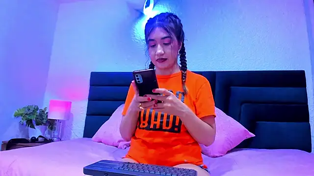 VictoriaRouge  online show from 9, 4, 2026