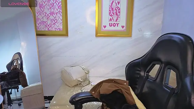 Evy Luxx v online show from 22, 3, 2026