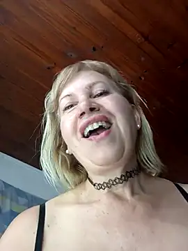 Snapshot of SexyMilf1211 chatting on 29, 11, 2025 SexyMilf1211 online show from 29, 11, 2025