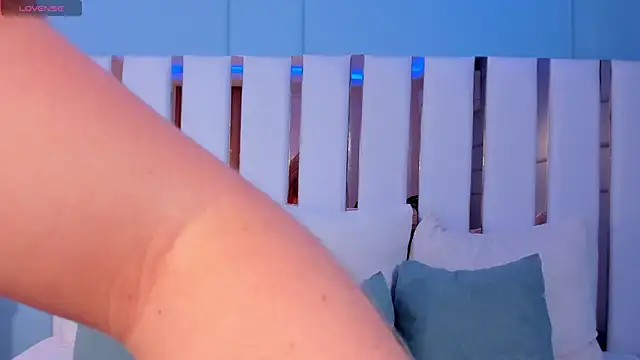 celeste laureent online show from 16, 1, 2026