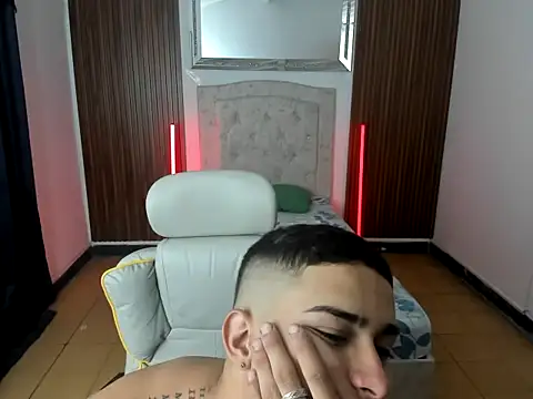 Snapshot of pablo_prada chatting on 17, 11, 2025 pablo prada online show from 17, 11, 2025