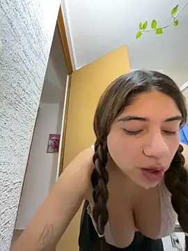 Snapshot of Monica17 chatting on 15, 5, 2026 Monica17 online show from 15, 5, 2026