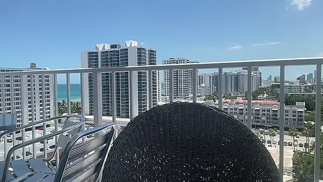 Snapshot of alex_islivee chatting on 30, 6, 2026 alex islivee online show from 30, 6, 2026