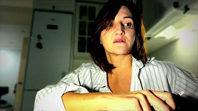 Snapshot of Elizarosse chatting on 17, 11, 2025 Elizarosse online show from 17, 11, 2025