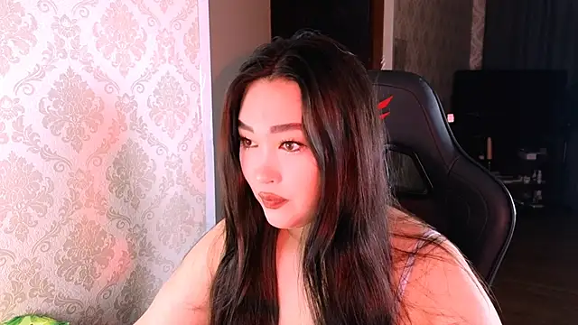 Emma Uilson online show from 14, 12, 2025