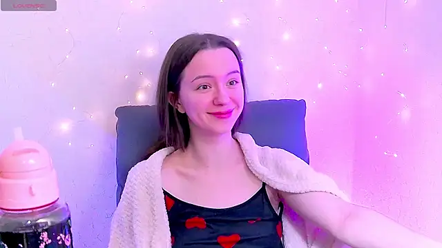 BellaVelure6767 online show from 9, 4, 2026