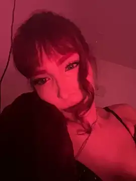 Snapshot of Blacktrinity chatting on 16, 11, 2025 Blacktrinity online show from 16, 11, 2025