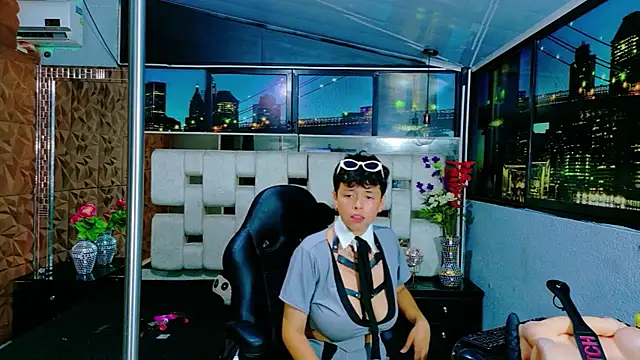 lunabustygirl online show from 28, 11, 2025