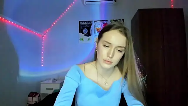 tinyglow online show from 4, 12, 2025