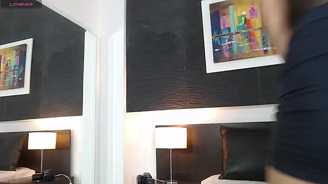 ZoeJhuls online show from 25, 11, 2025