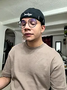 Snapshot of MarcoKostov chatting on 17, 11, 2025 MarcoKostov online show from 17, 11, 2025