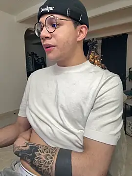 Snapshot of MarcoKostov chatting on 21, 11, 2025 MarcoKostov online show from 21, 11, 2025