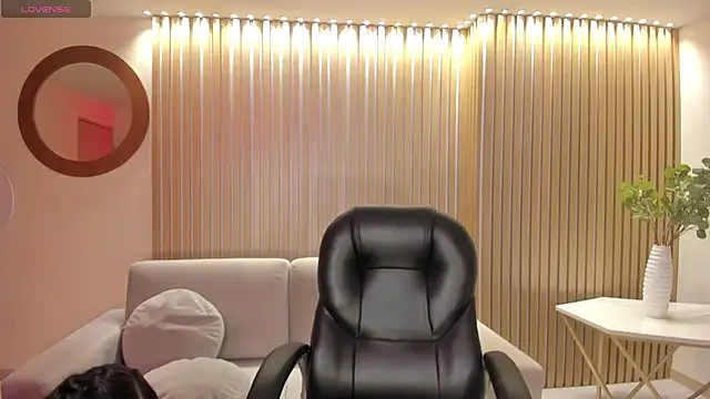 HaileyRoss  online show from 18, 5, 2026