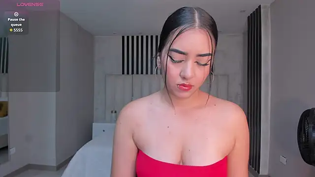 Snapshot of SophieLanne chatting on 30, 11, 2025 SophieLanne online show from 30, 11, 2025