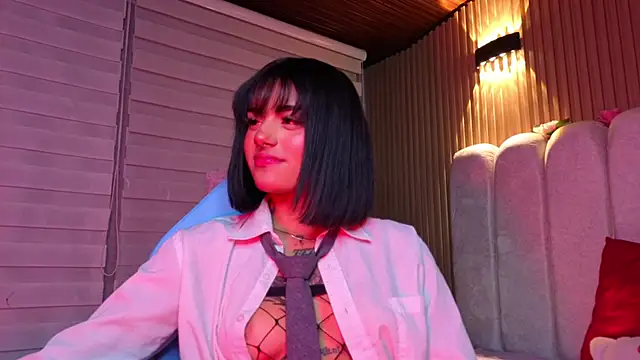 Snapshot of Milu_carbajal_x chatting on 5, 7, 2026 Milu carbajal x online show from 5, 7, 2026
