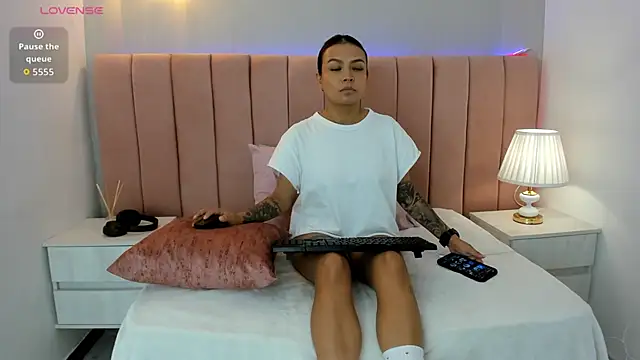 Anita wood online show from 21, 11, 2025