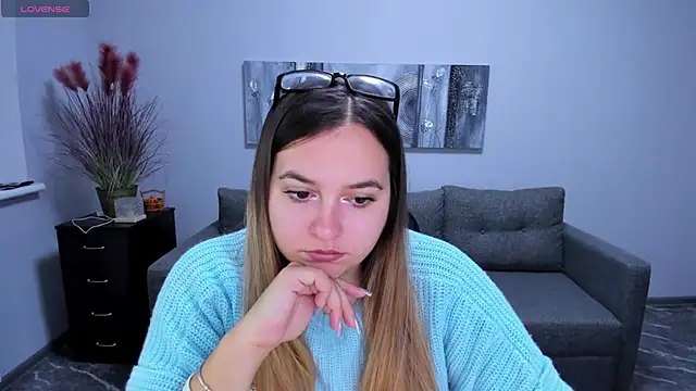 Maria Bond online show from 1, 12, 2025