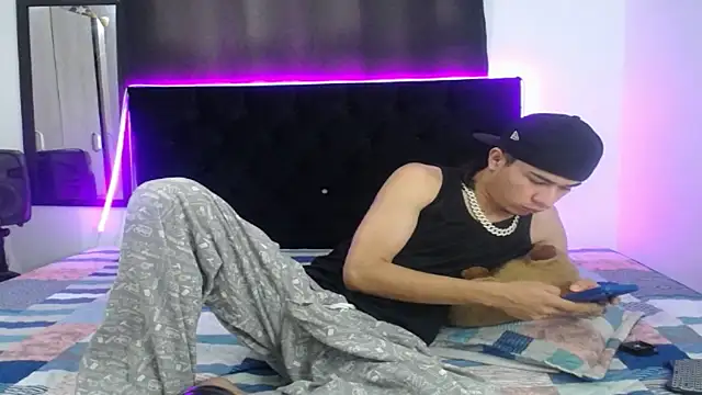 Anyelo hot1111 online show from 19, 11, 2025