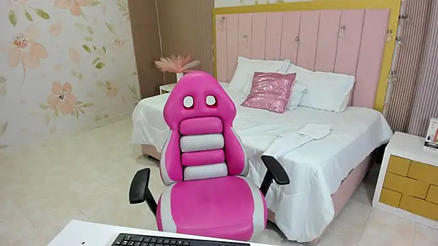 Kendall curves online show from 3, 12, 2025