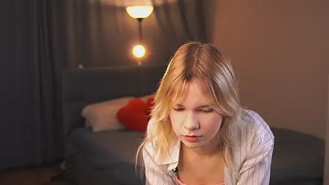 PhillisEsplin online show from 28, 11, 2025