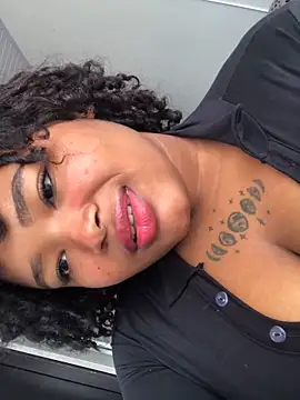 Snapshot of TuyaLes chatting on 16, 11, 2025 TuyaLes online show from 16, 11, 2025