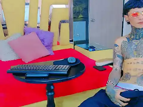 Snapshot of IsabelaANDjordan chatting on 19, 11, 2025 IsabelaANDjordan online show from 19, 11, 2025