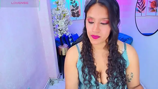 Snapshot of Lili_rousx chatting on 28, 11, 2025 Lili rousx online show from 28, 11, 2025