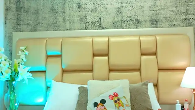 SelennaCooper online show from 28, 11, 2025