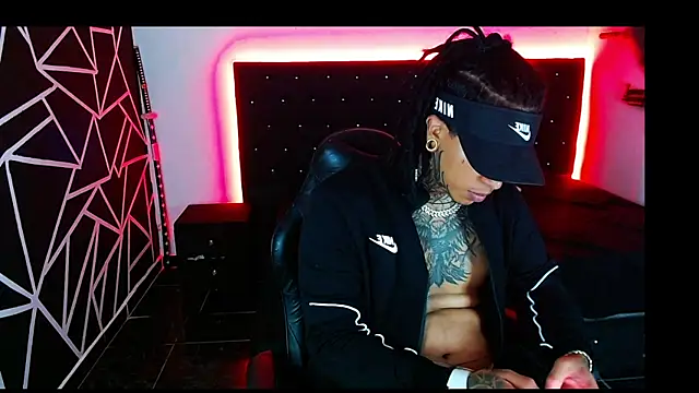 Snapshot of Zero-X9 chatting on 23, 11, 2025 Zero-X9 online show from 23, 11, 2025