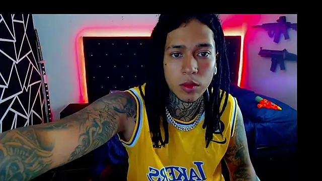 Snapshot of Zero-X9 chatting on 27, 11, 2025 Zero-X9 online show from 27, 11, 2025