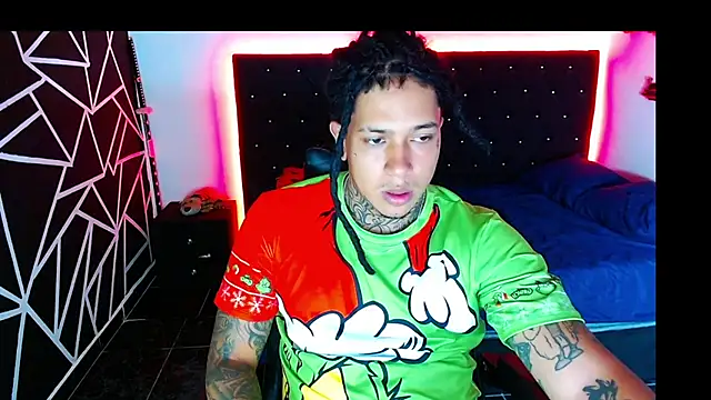 Snapshot of Zero-X9 chatting on 13, 12, 2025 Zero-X9 online show from 13, 12, 2025