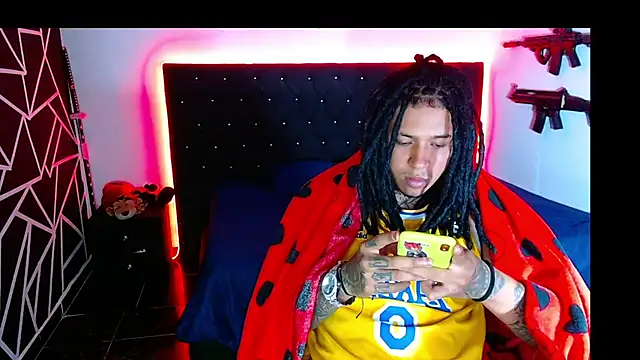 Snapshot of Zero-X9 chatting on 14, 12, 2025 Zero-X9 online show from 14, 12, 2025