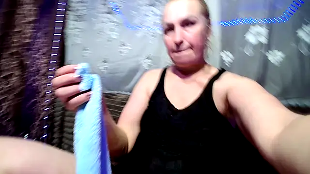 Kissingyouu online show from 25, 2, 2026