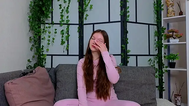 MelvinaEbner online show from 10, 2, 2026