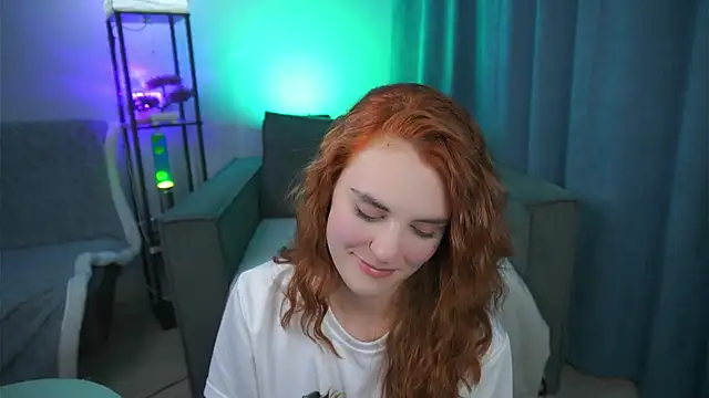 foxy cute4you online show from 12, 4, 2026