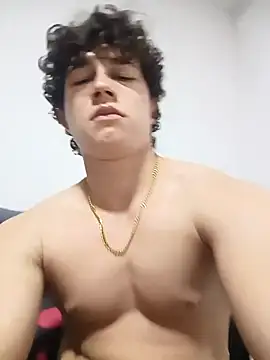 Snapshot of andrdosfn chatting on 18, 11, 2025 andrdosfn online show from 18, 11, 2025