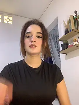 Esmeralda4 online show from 5, 12, 2025