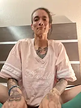 Snapshot of MaitressePomme3 chatting on 7, 4, 2026 MaitressePomme3 online show from 7, 4, 2026